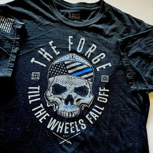 Mens 511 Tactical tee shirt. 100% cotton.  Size L